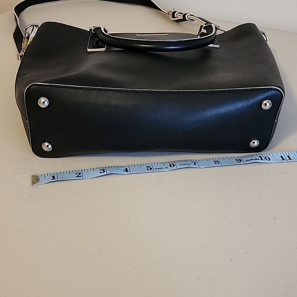 Vera Bradley Black Handbag - Picture 2 of 4